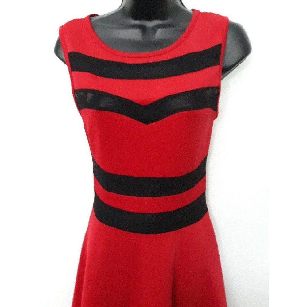 Red and black Eien dress - Picture 3 of 4